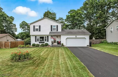 3664 Maple Springs Dr, Canfield, OH 44406