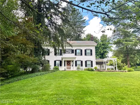 2782 Logan Way, Youngstown, OH 44505
