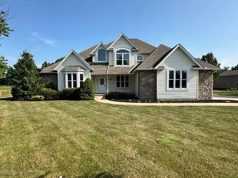 26678 Crocker Lndg, Columbia Station, OH 44028