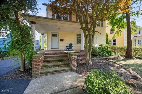 2986 Yorkshire Rd, Cleveland Heights, OH 44118