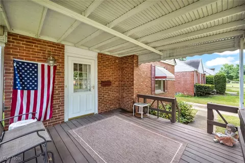681 E 254th St, Euclid, OH 44132 photo 4