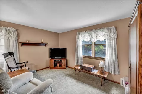 681 E 254th St, Euclid, OH 44132 photo 14