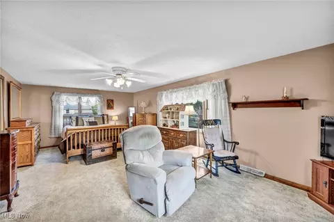 681 E 254th St, Euclid, OH 44132 photo 12