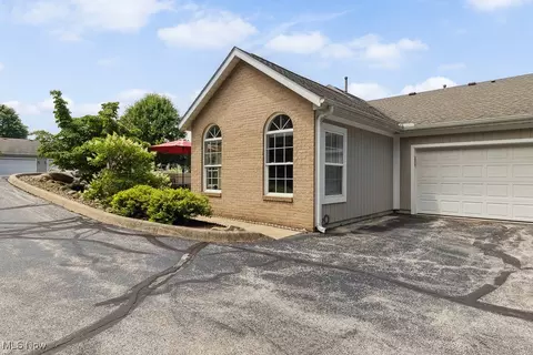 597 Morningstar Dr, Tallmadge, OH 44278