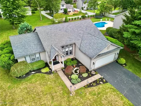 347 Deer Creek Trl, Cortland, OH 44410
