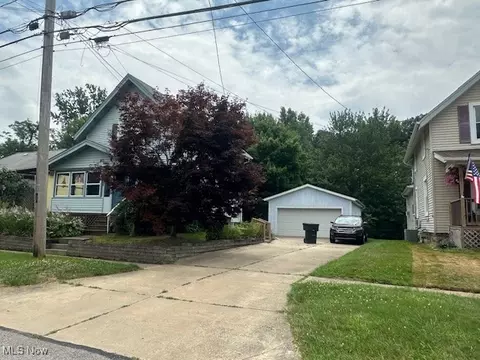 195 Water St, Wadsworth, OH 44281