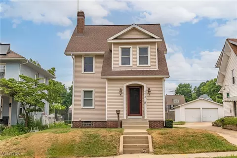 423 Palmetto Ave, Akron, OH 44301