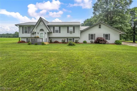 4743 County Line Rd, Diamond, OH 44412