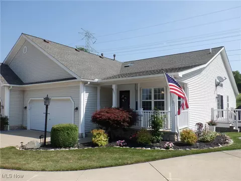 8771 Stuart Ln, Sagamore Hills, OH 44067