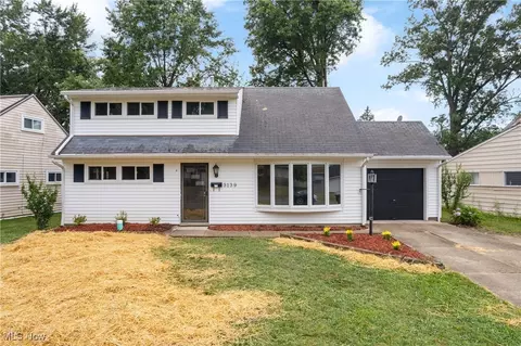 3139 Prior Dr, Cuyahoga Falls, OH 44223