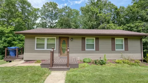 3126 Harding Ln, Cambridge, OH 43725