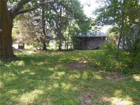 Exterior - 6311 Frances Ave, Ashtabula, OH 44004 photo 4 of 5
