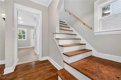 Entry Way - 91 E 207th St, Euclid, OH 44123 photo 1 of 9
