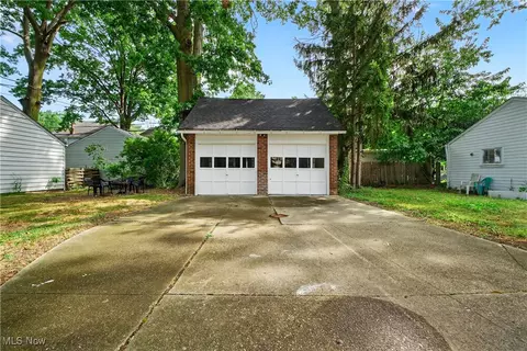 Exterior - 91 E 207th St, Euclid, OH 44123 photo 6 of 6