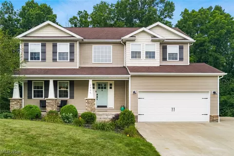 2495 Odessa Dr, Zanesville, OH 43701