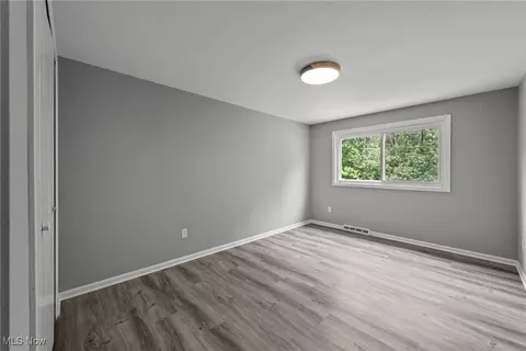 Bedroom - 37123 Deer Run, Solon, OH 44139 photo 5 of 6