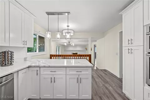 Kitchen - 37123 Deer Run, Solon, OH 44139 photo 6 of 6