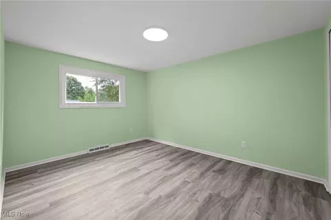 Bedroom - 37123 Deer Run, Solon, OH 44139 photo 3 of 6