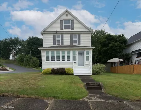 41 New St, Barberton, OH 44203