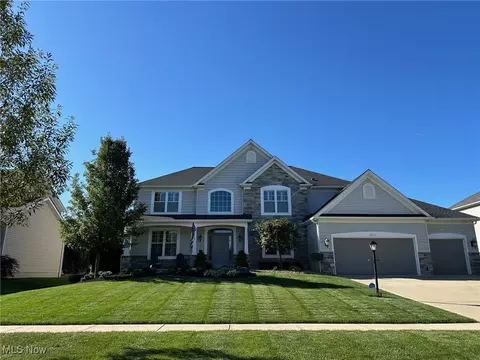 12515 Countryside Dr, Strongsville, OH 44149