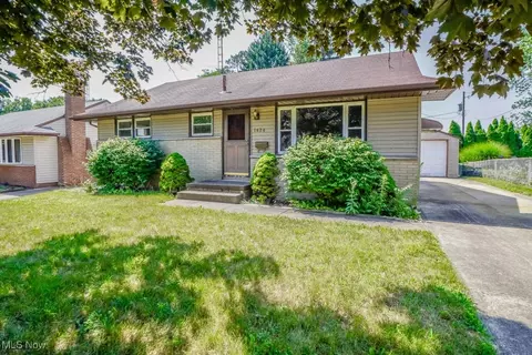1624 35th St NE, Canton, OH 44714