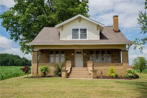 13929 Louisville St NE, Paris, OH 44669