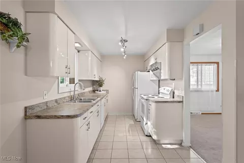 6584 Brookland Ave, Solon, OH 44139 photo 8