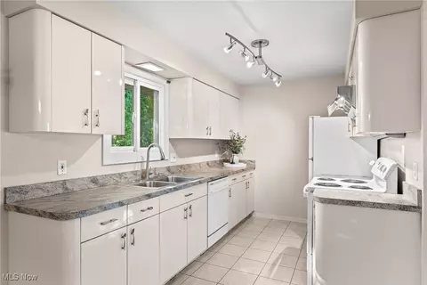 6584 Brookland Ave, Solon, OH 44139 photo 7