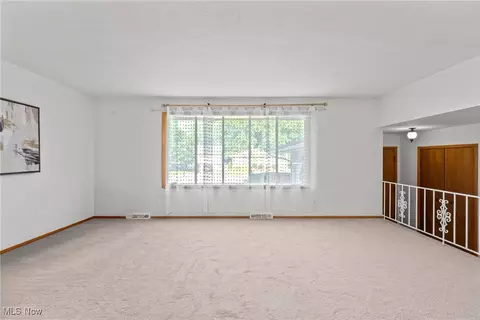 6584 Brookland Ave, Solon, OH 44139 photo 4