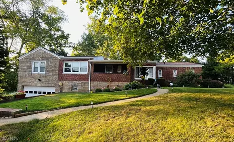 2699 Abington Rd, Fairlawn, OH 44333