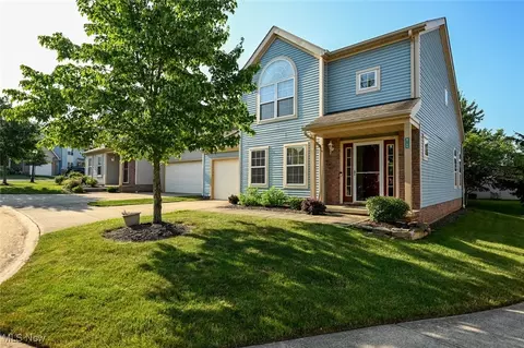 8714 Quailridge Ct, Macedonia, OH 44056