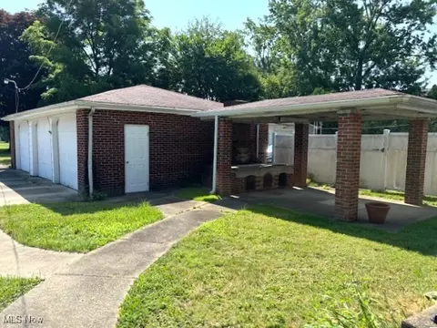 Exterior - 7005 Paxton Rd, Boardman, OH 44512 photo 4 of 4