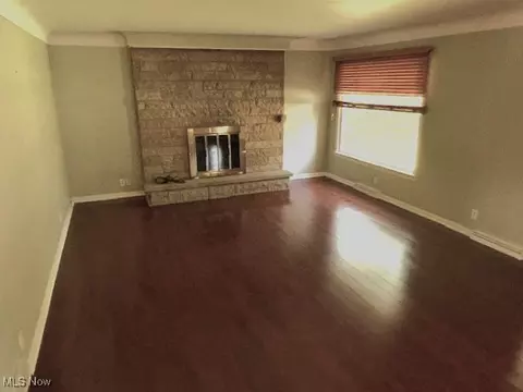 Living - 7005 Paxton Rd, Boardman, OH 44512 photo 2 of 3