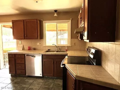 Kitchen - 7005 Paxton Rd, Boardman, OH 44512 photo 1 of 3