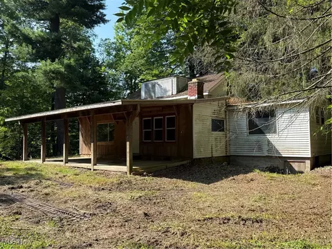 13475 Sperry Rd, Chesterland, OH 44026