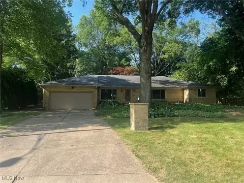 2947 Chamberlain Rd, Fairlawn, OH 44333