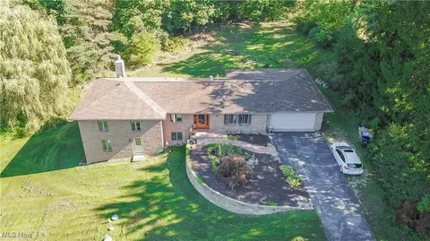3925 Northampton Rd, Cuyahoga Falls, OH 44223