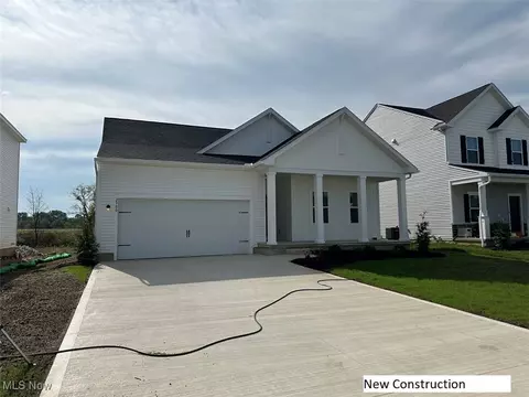 2980 Mcintosh Dr NE, Louisville, OH 44641