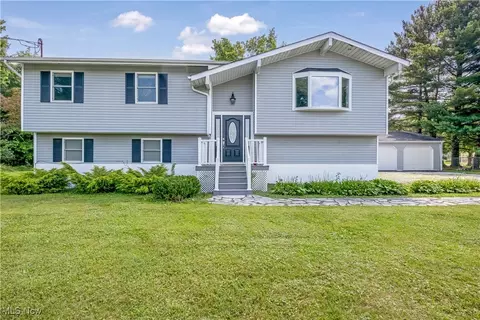 Exterior - 2948 Warner Rd, Fowler, OH 44418 photo 2 of 7