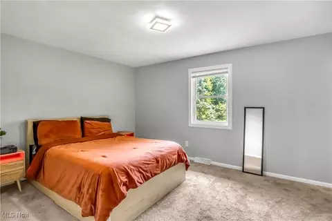 Bedroom - 2948 Warner Rd, Fowler, OH 44418 photo 2 of 6