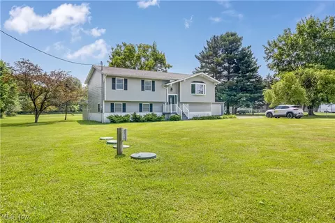 Exterior - 2948 Warner Rd, Fowler, OH 44418 photo 5 of 7