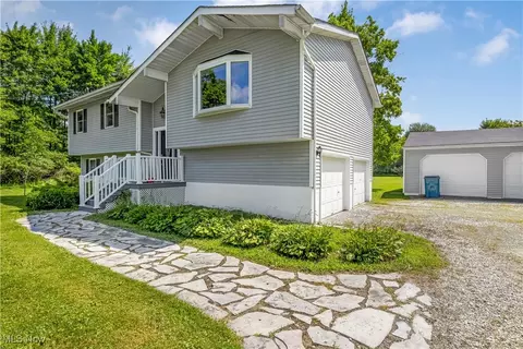 Exterior - 2948 Warner Rd, Fowler, OH 44418 photo 6 of 7