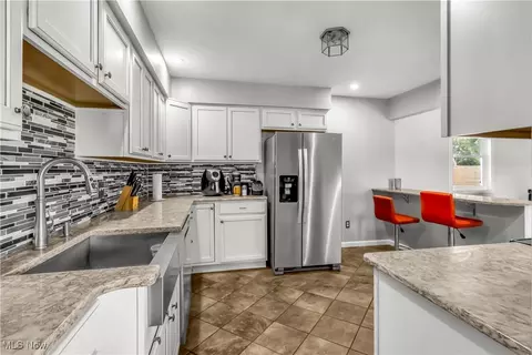 Kitchen - 2948 Warner Rd, Fowler, OH 44418 photo 1 of 3