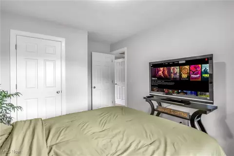 Bedroom - 2948 Warner Rd, Fowler, OH 44418 photo 6 of 6