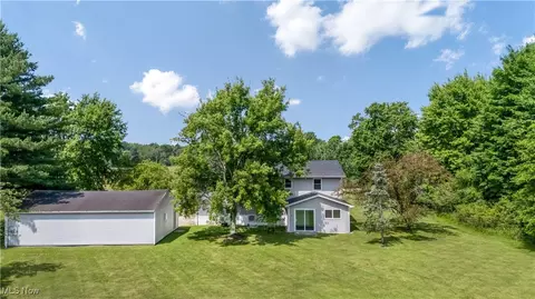 Exterior - 2948 Warner Rd, Fowler, OH 44418 photo 3 of 7