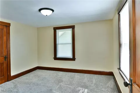 Bedroom - 726 5th St, Struthers, OH 44471 photo 9 of 11