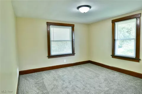 Bedroom - 726 5th St, Struthers, OH 44471 photo 4 of 11
