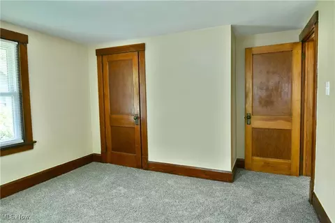 Bedroom - 726 5th St, Struthers, OH 44471 photo 3 of 11