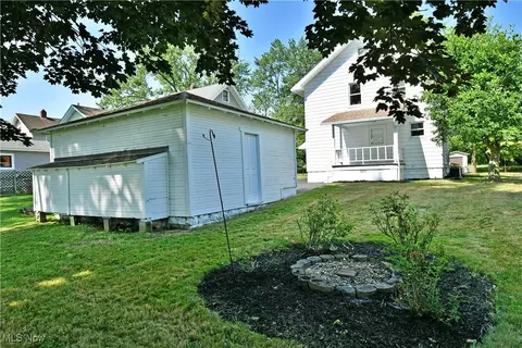 Exterior - 726 5th St, Struthers, OH 44471 photo 4 of 5