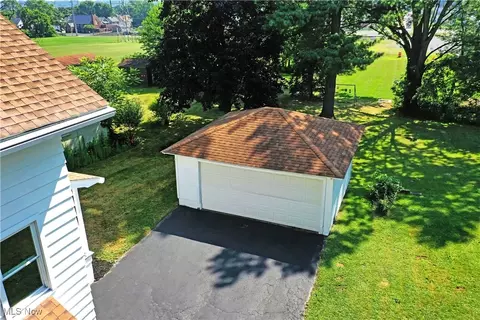 Exterior - 726 5th St, Struthers, OH 44471 photo 5 of 5